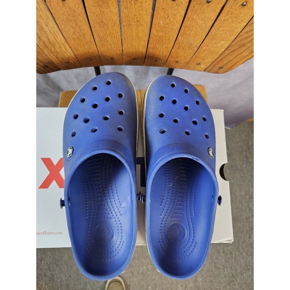 Crocs Classic Slides. Unisex Adults. Blue. Men's 10. Women's 12. - Picture 9 of 11